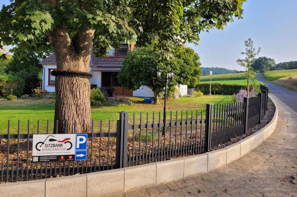 Sitzbank-Manufaktur_Verena-Urban_Werkstatt_Anfahrt_Sattlerei_Motorradsitzbank_Motorrad_Stemwede